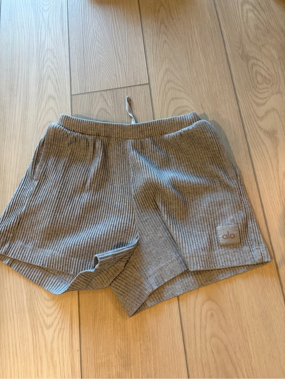 ALO Yoga Ribbed Drawstring Athletic Shorts in Light Gray
